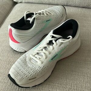 Brooks ghost 13 white running shoes